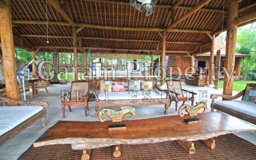 Beach Front Villa in Karangasem (SOLD)