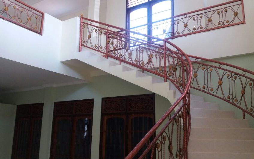 Rumah/Kantor Gatot Subroto Barat