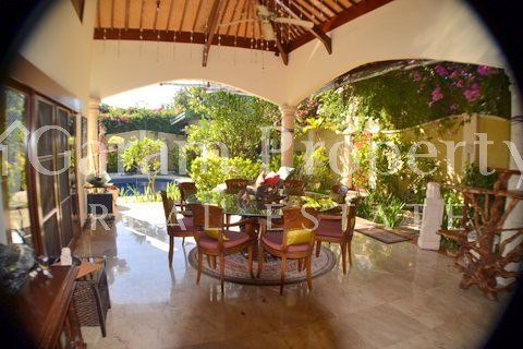 Stunning Villa at Tamblingan Sanur