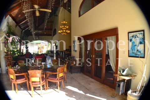 Stunning Villa at Tamblingan Sanur