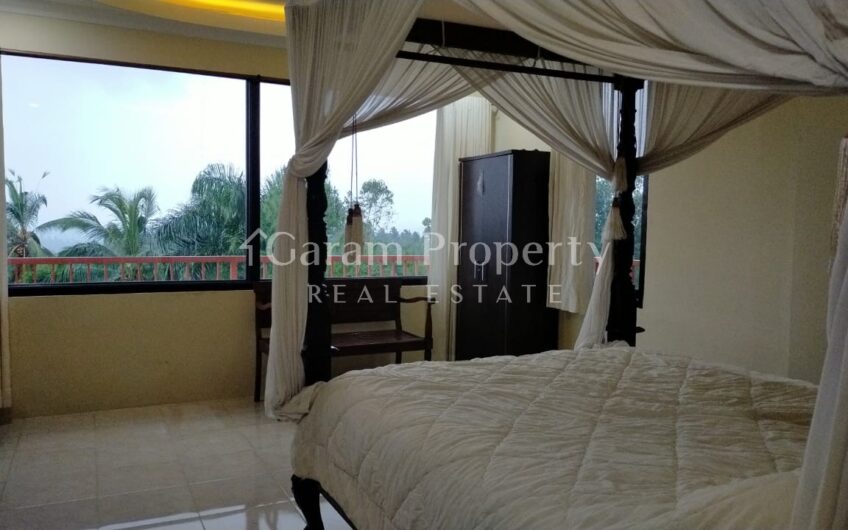 Villa with 7 Hills View