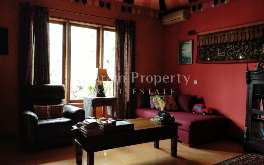 Classic House with Huge Garden at Renon