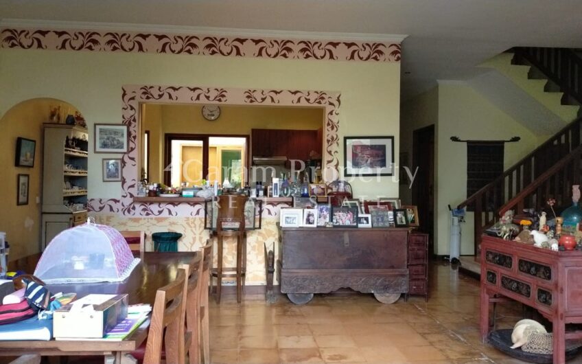 Classic House with Huge Garden at Renon