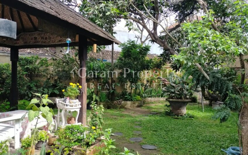 Classic House with Huge Garden at Renon