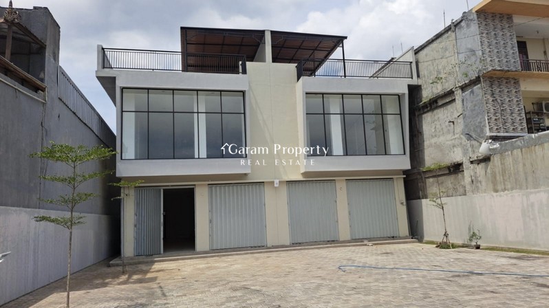 Strategic Shophouse for Sale in Gatot Subroto Barat