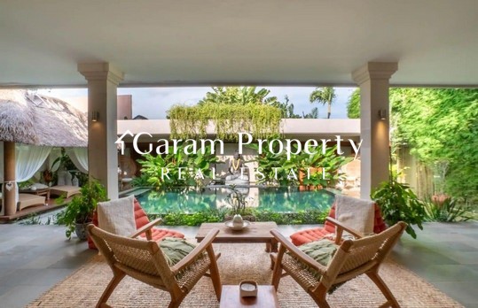 Stunning Villa for Lease in Kerobokan With Huge Land