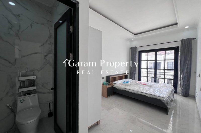 Modern House for Lease in Pemogan