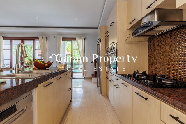 Beautiful Villa for Lease in Kerobokan Min. 25 Years