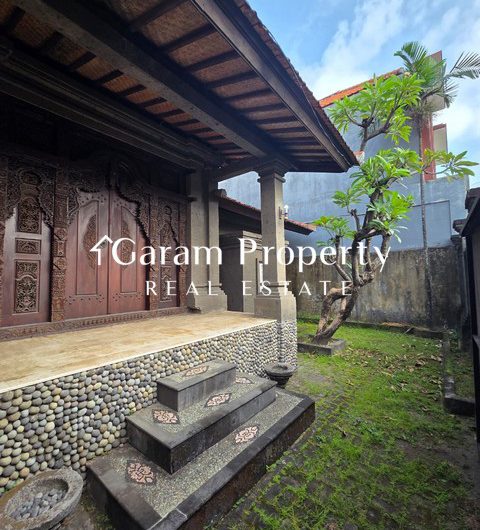 Warm House for Sale in Sesetan!
