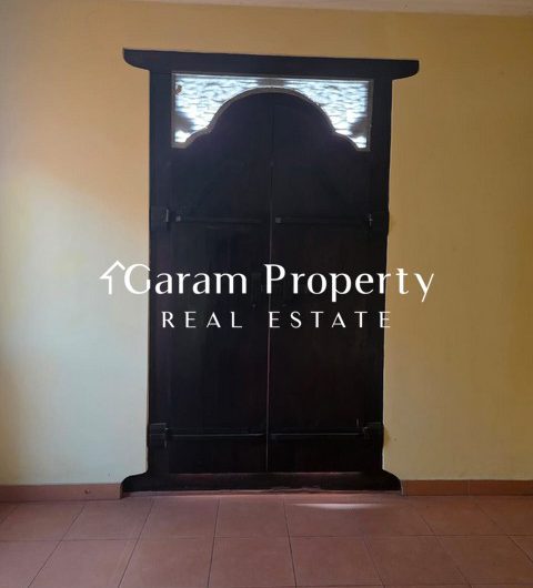 Warm House for Sale in Sesetan!