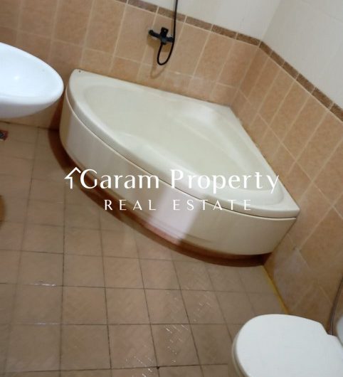 Warm House for Sale in Sesetan!