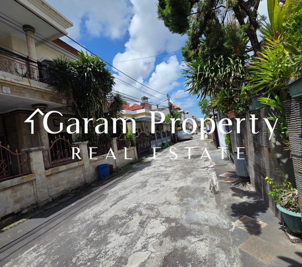 Cozy House for Sale in Pemogan!