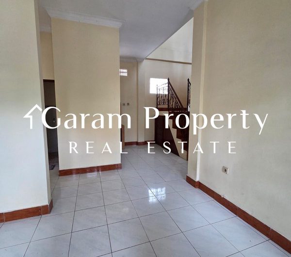 Cozy House for Sale in Pemogan!