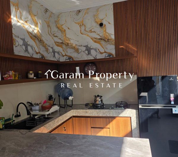 Warm House for Lease in Sesetan With Pool!