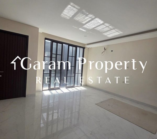 One Gate System House for Sale in Pemogan!
