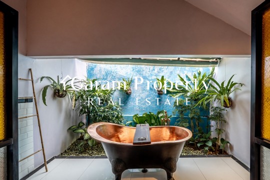 Stunning Villa for Sale With Pool in Pecatu!