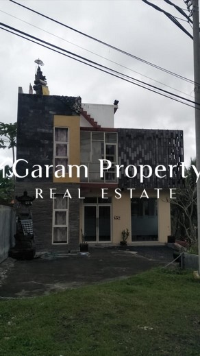 Strategic Shophouse for Sale in Ida Bagus Mantra!
