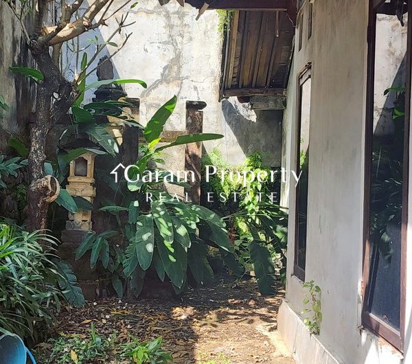 Affordable House for Sale in Padangsambian!