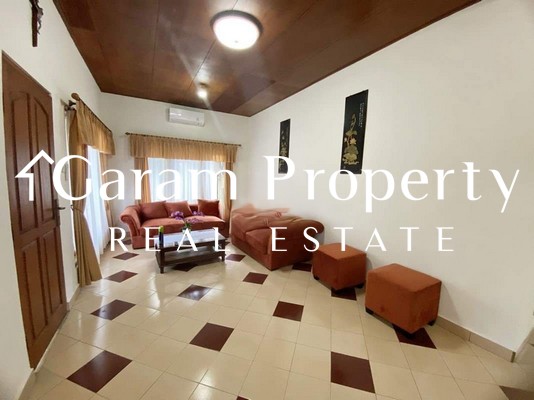 Spacious Villa for Lease in sekar sari!