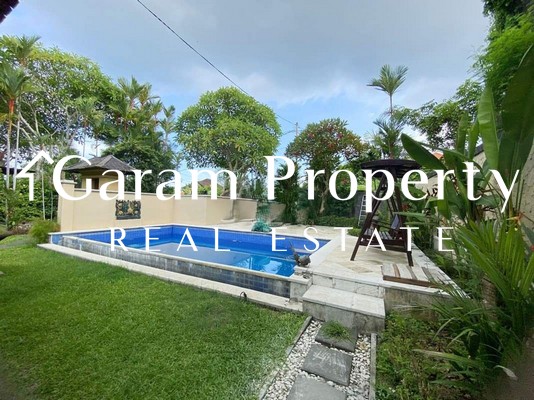 Spacious Villa for Lease in sekar sari!