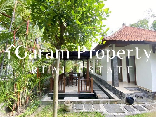 Spacious Villa for Lease in sekar sari!