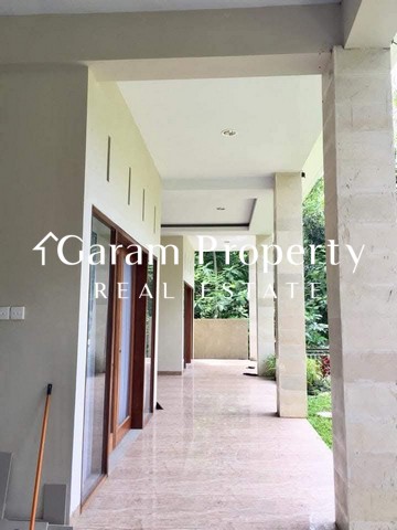 Cozy Villa for Lease in Abianbase!