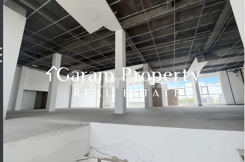 Strategic Commercial Building for Sale in Sidakarya!