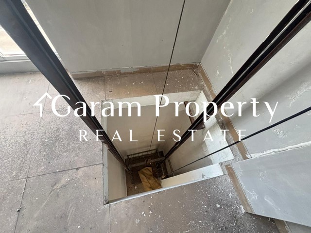 Strategic Commercial Building for Sale in Sidakarya!