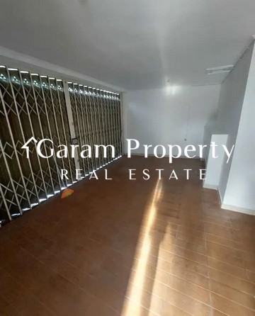Cozy House for Sale in Gatot Subroto Barat!