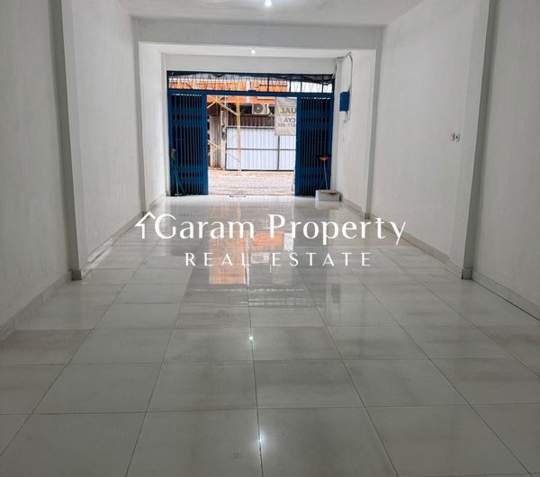 Strategic Shophouse for Sale in Teuku Umar!