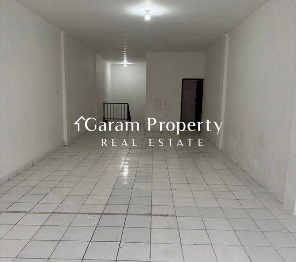 Strategic Shophouse for Sale in Teuku Umar!