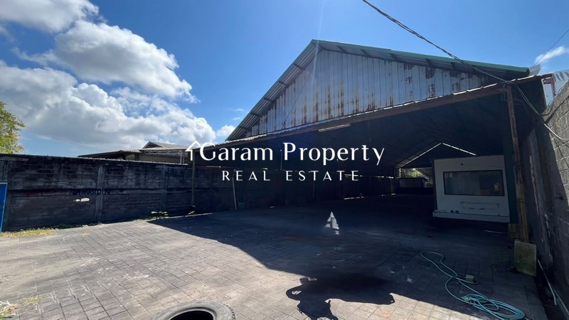 Huge Warehouse for Lease in Sesetan!