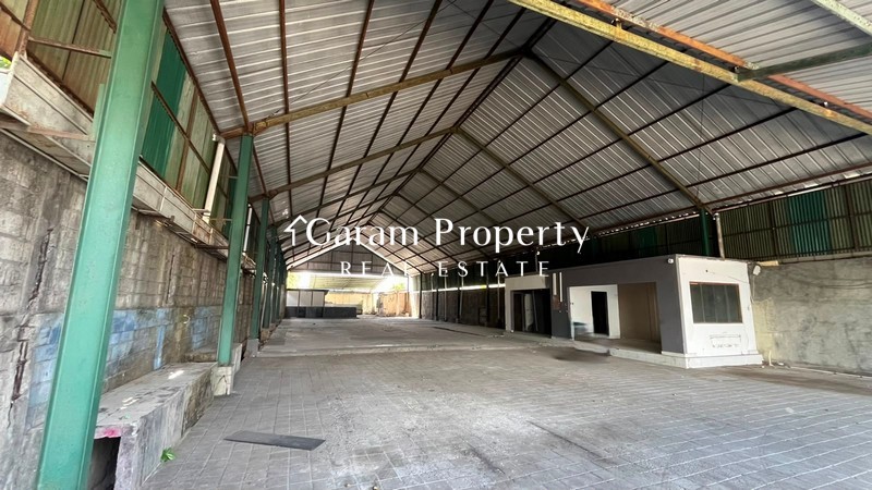 Huge Warehouse for Lease in Sesetan!