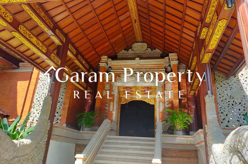 Beach Front Hotel for Sale in Jimbaran!