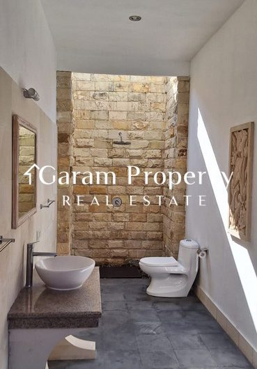 Cozy Villa for Lease in Sanur!