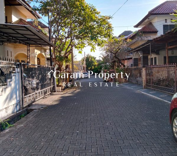 Strategic House for Sale in Renon!