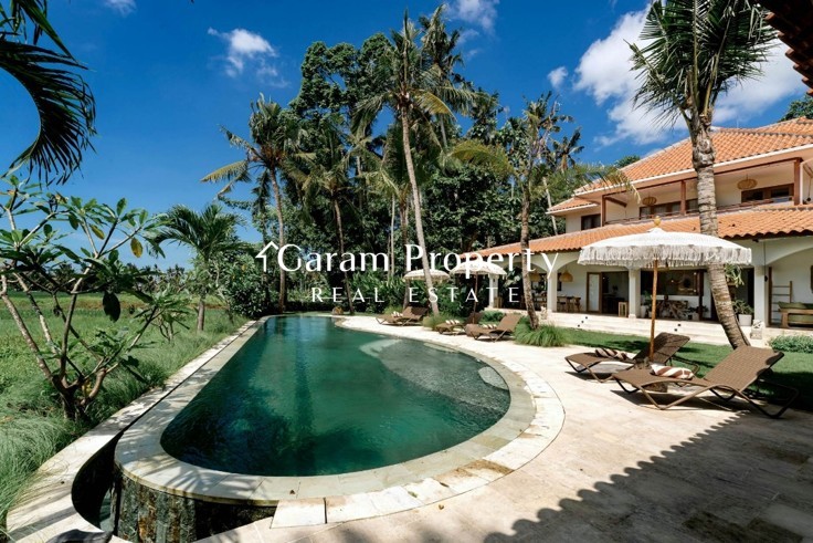 Family Villa for Lease in Kedungu!
