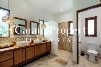 Family Villa for Lease in Kedungu!