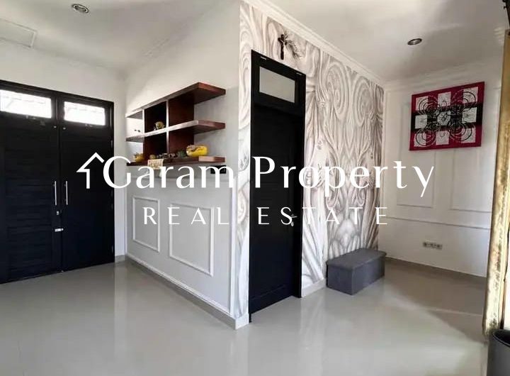 One Gate System House for Lease in Sidakarya!